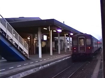 滝部駅における客車列車同士の交換