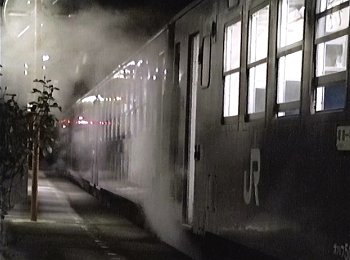50系客車から立ち上る蒸気(長谷駅)
